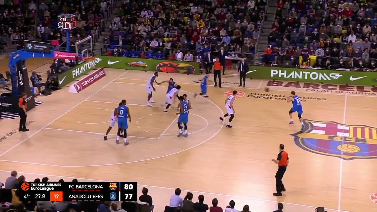 Rokas Jokubaitis amazing clutch bucket against Anadolu Efes | EUROLEAGUE
