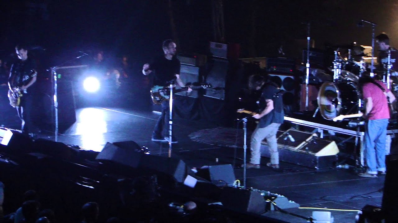 Pearl Jam Rearviewmirror (middle) The Spectrum, Philadelphia, PA10