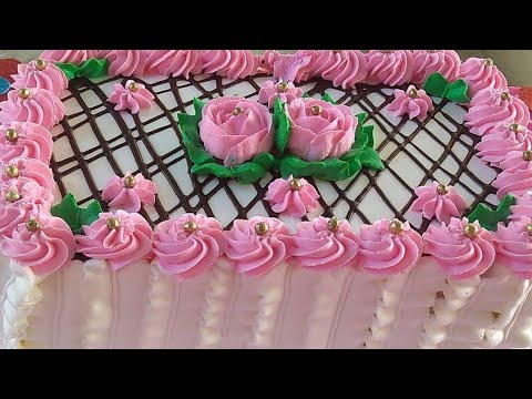 Mais um bolo feminino com rosetas, essa semana tem video ensinando