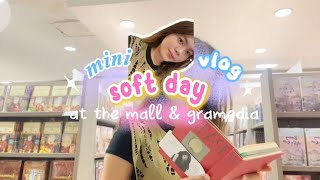 Soft Mini Vlog: Mall Walk & Book Hunting📑 screenshot 1