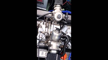Rover V8 running twin SU carbs