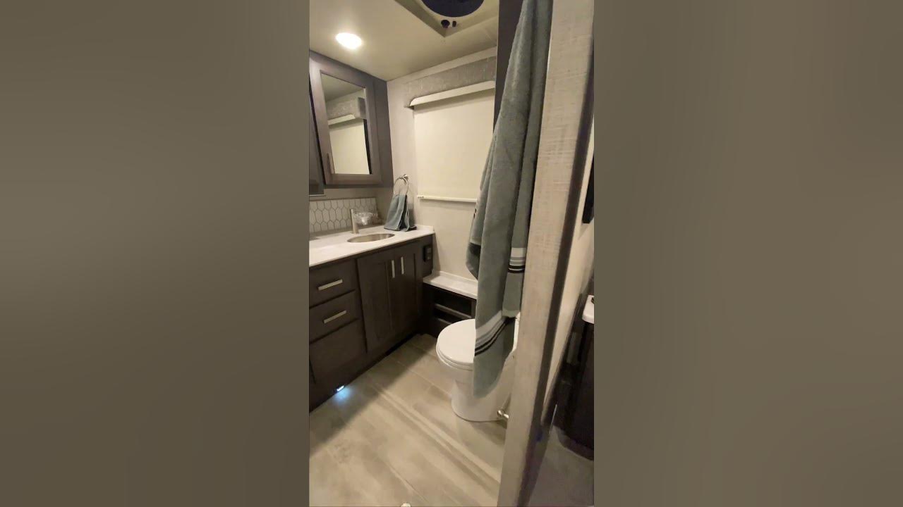 2023 Thor Aria 4000 ️ Bunk Beds, 2 Full Bathrooms, & FullWall Slide 