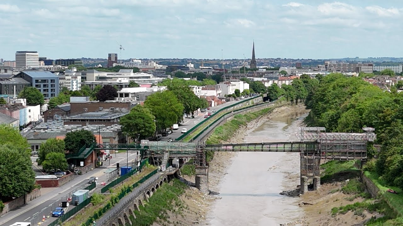 New Cut river walls and rock faces