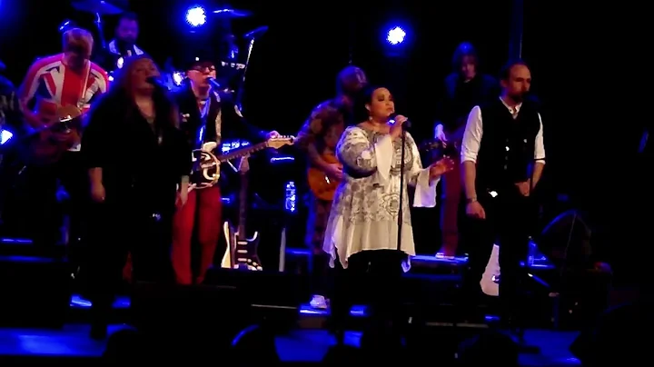 The Ultrasonic Rock Orchestra ft Fatima Elmi perfo...