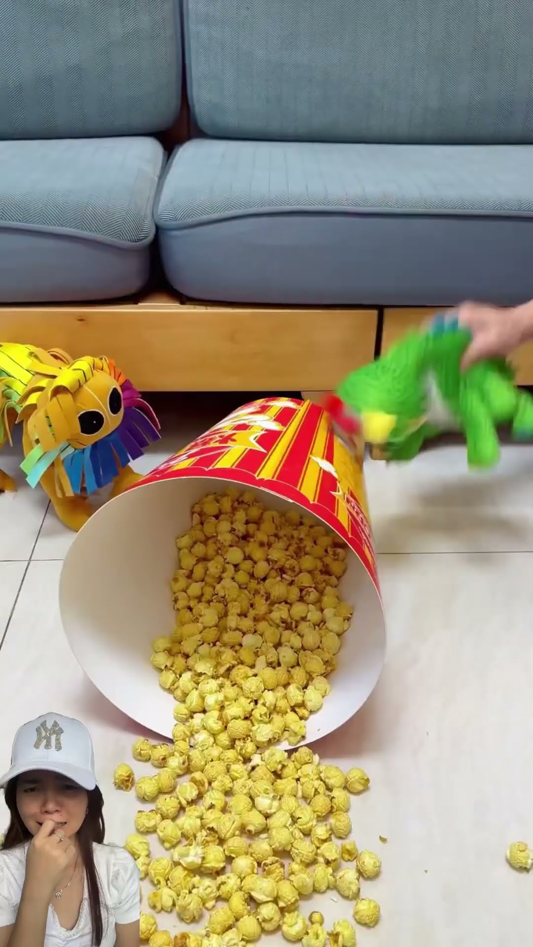 Popcorn dino tumpah ⁉️