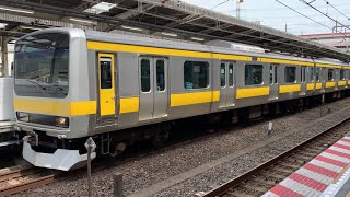 JR西船橋駅4番線を入線.発車する中央.総武線各駅停車。