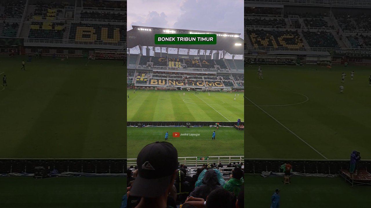 Bonek Tribun Timur Stadion GBT