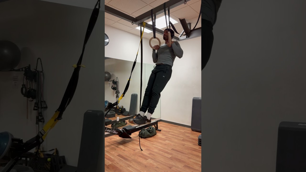 Ring pull ups