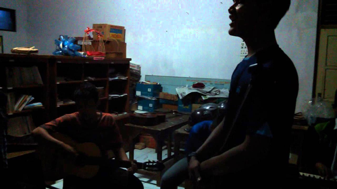 Alun Sebuah Simponi ( Akustik ) - once
