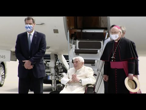 Benedicto XVI regresa al Vaticano tras su breve viaje en Alemania