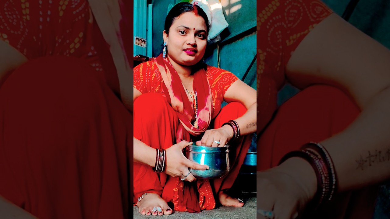 A disabled duckling helps his cat friend 🤣🐥 