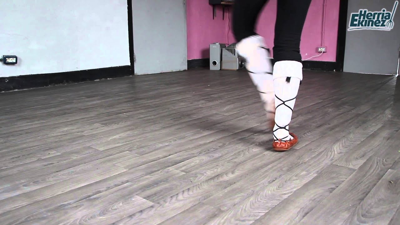 2 ARIN ARINA - DANTZATZEN DUEN HERRIA EZ DA INOIZ HILKO