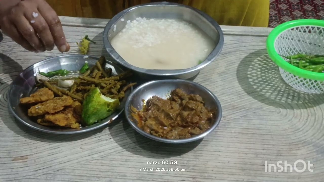 Eating pakhala with kakharu phula pithao please like share subscribe 😋🙏