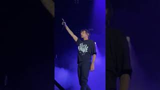 Download Lagu louis singing “Defenceless” at the Lokerse Feesten festival! 💙#louistomlinson MP3