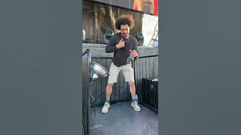 Wait, there’s a sign for 304s?! 😂 ASL at Rolling Loud