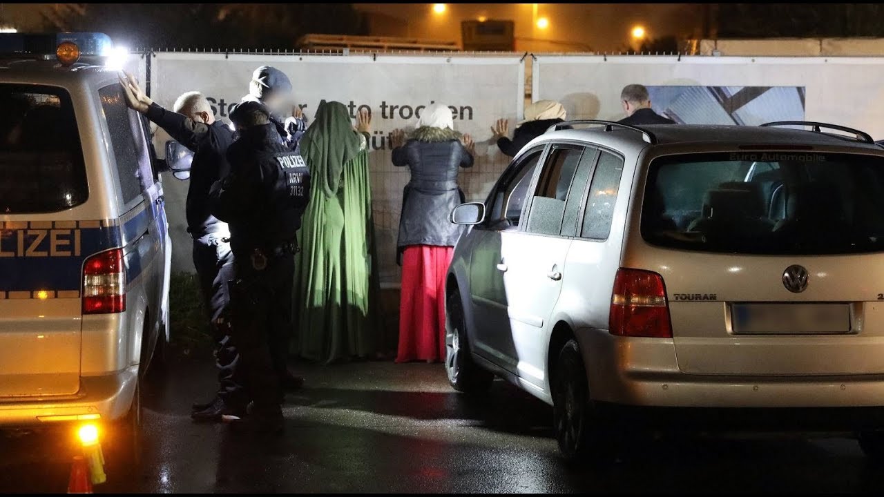 WELT DOKUMENT: Seehofer - "Kriminelle Parallelgesellschaften darf es nicht geben"