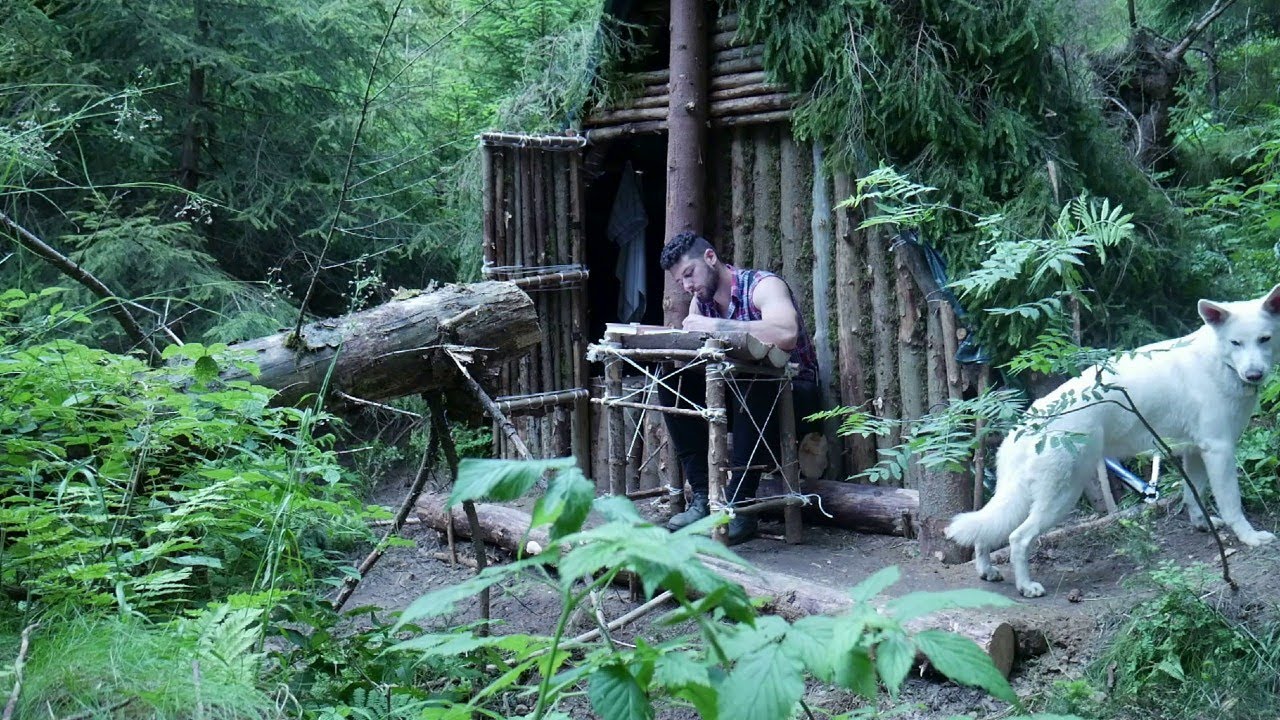 Prežil som 30 dní sám v lese. Bez signálu, bez civilizácie.