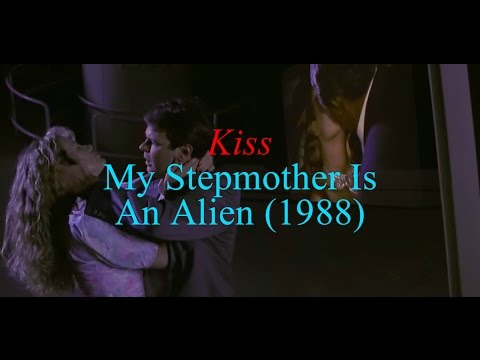 Kiss - My Stepmother Is An Alien (1988)/Movie Scene's