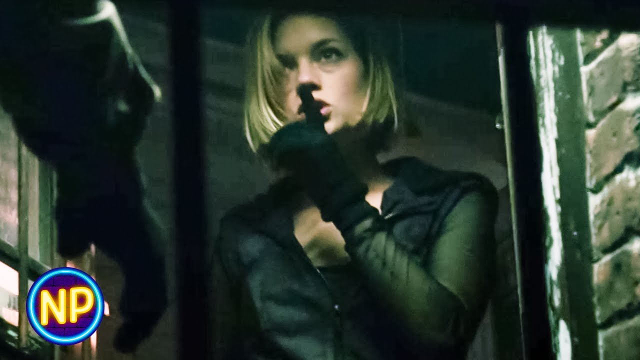 ⁣Breaking Into a Blind Man's Home | Don't Breathe | Now Playing