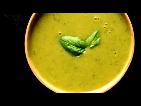 soupe-aux-poivrons,-courgettes-et-basilic