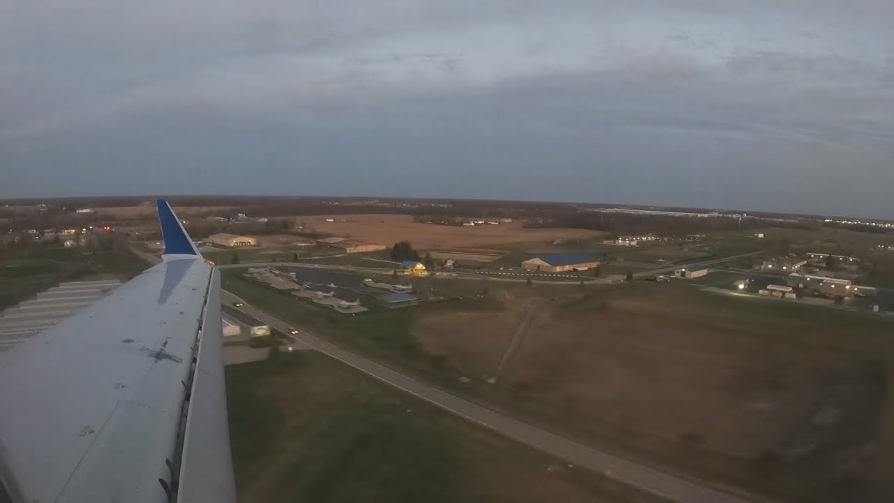 Late Evening Arrival Into Fort Wayne (Delta Connection CRJ-900)