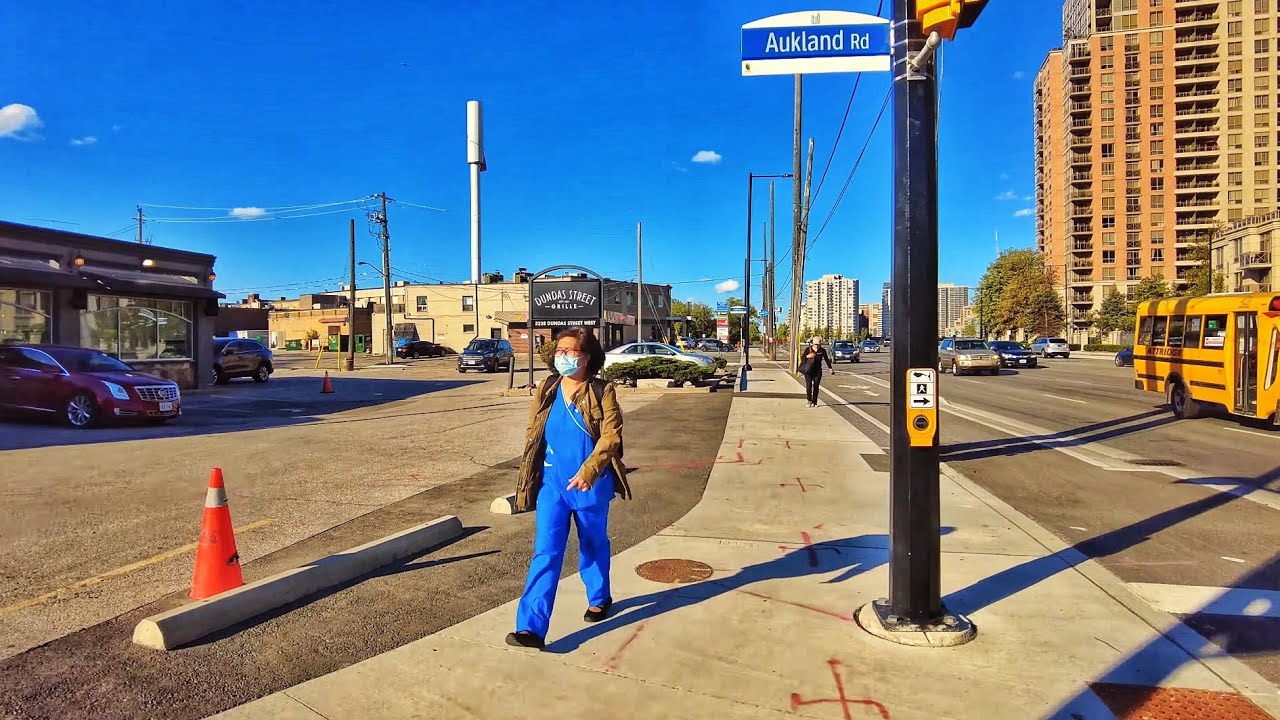 Toronto Walk - Dundas St W, Etobicoke