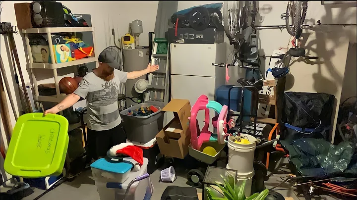 Decluttering garage [Timelapse] #cleanwithme