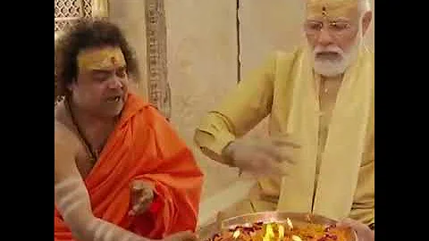 काशी विश्वनाथ मंदिर में नरेंद्र मोदी। Mera Bhola Hai Bhandari Instrumental, Sar Se Tere Bahati Ganga