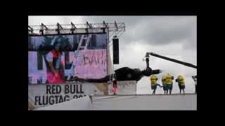 Red Bull Flugtag 2013. Братья миньоны.