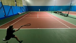 картинка: теннис одиночка || крепкие, потные мужики долбят друг другу под заднюю || 3.0 - 3.5 NTRP