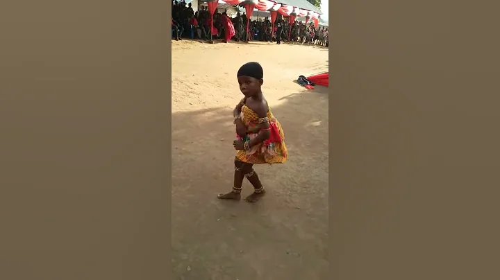 Litle girl dancing Adowa
