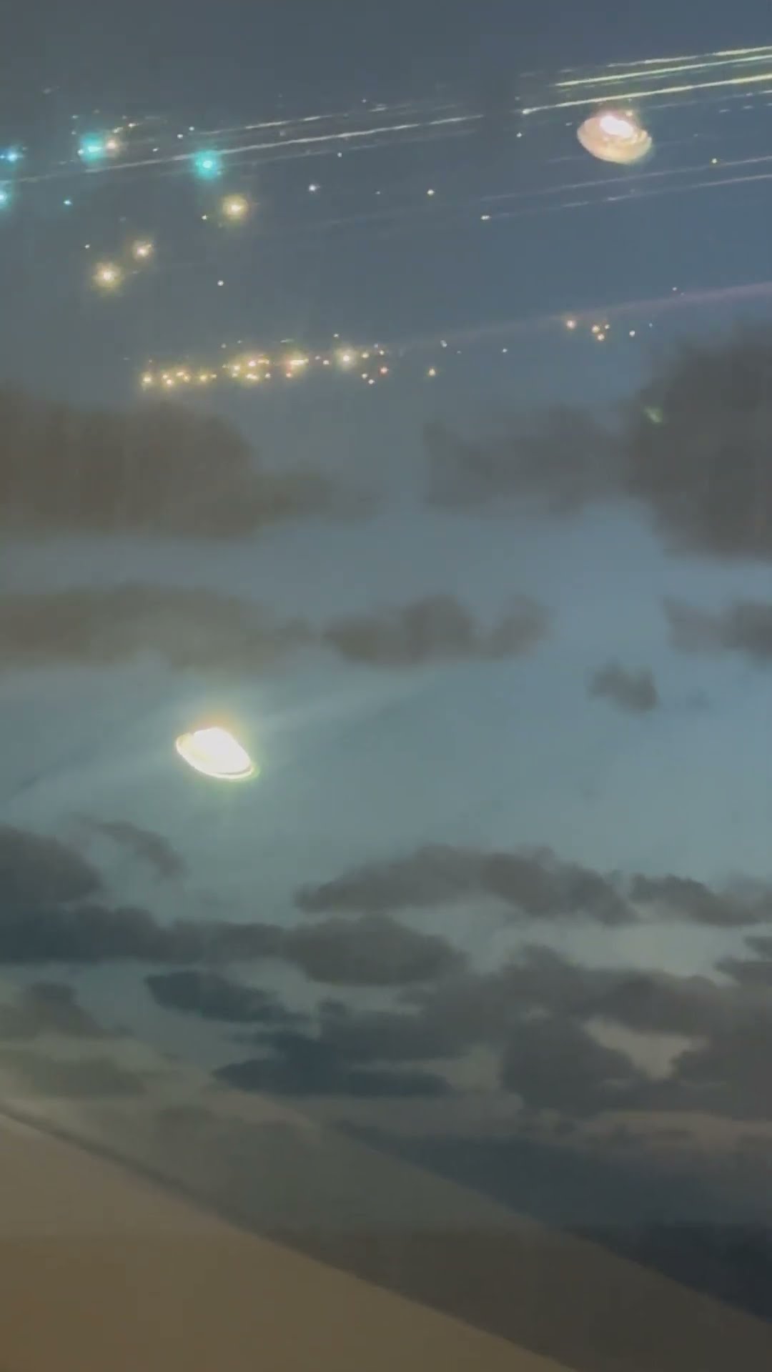 SpaceX Starship Debris Spotted From Cruise Ship || ViralHog