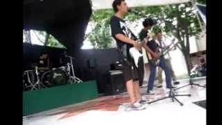 LANTAI TIGA (Sorry Horny) Song :: Suicidal Sinatra - Polisi Moral "Live at UNISSULA"