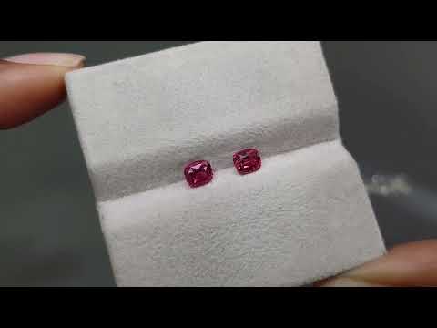 Pair of pink and red cushion-cut spinels 0.72 ct, Burma Video  № 2