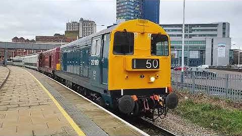 Double header class 20s 20189&20142 going through Leicester station to old Dalby with barrier wagons