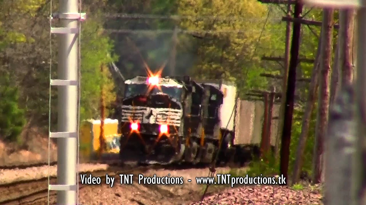 HD MBTA Meets Pan Am Southern in Shirley, MA