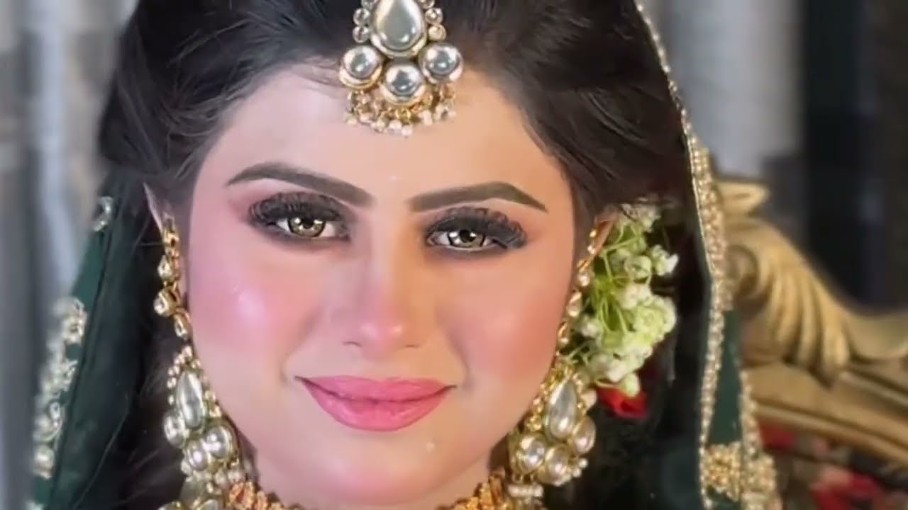 Classic green glitter eyes makeup tutorial