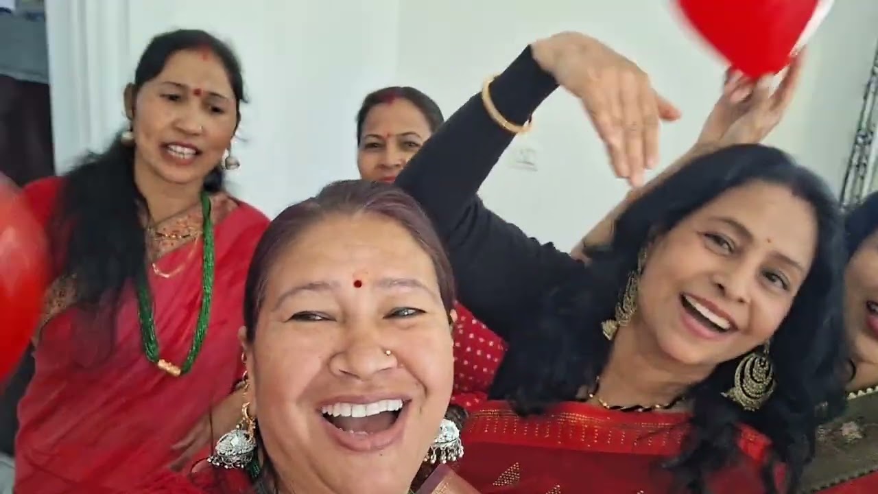 आज मैं गई किटी पार्टी में।