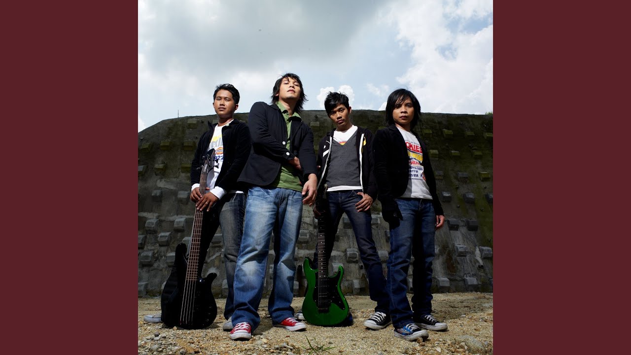 Watch Berdiri on YouTube Watch Berdiri on YouTube