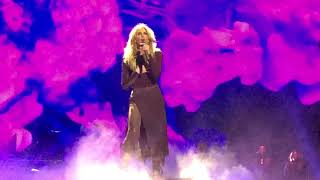 9-1-2017 Faith Hill. Breathe. Chicago Allstate arena.