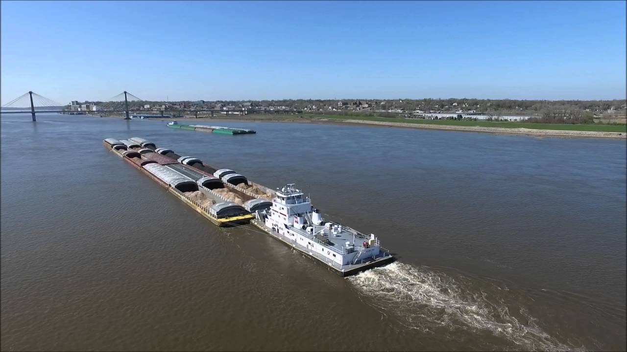 Mv Brook The MV Brooke McKenzie Meets James F Neil at Alton - YouTube