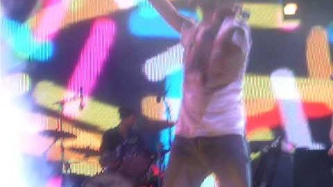 The Teenagers - Streets Of Paris (Live at ZoukOut 2008)