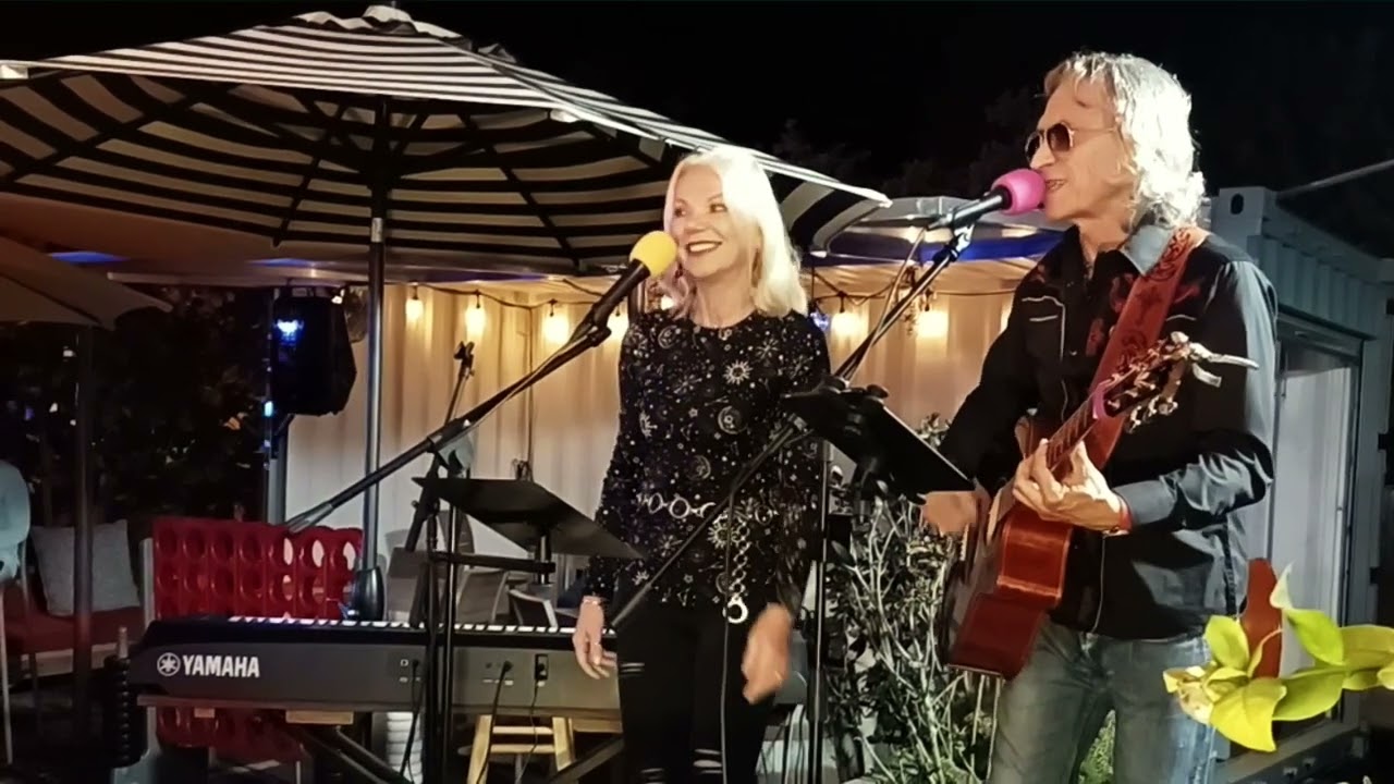 500 Miles  -  Topcasters Jac & Izzy @ Mastry's Brewing Co 11082023