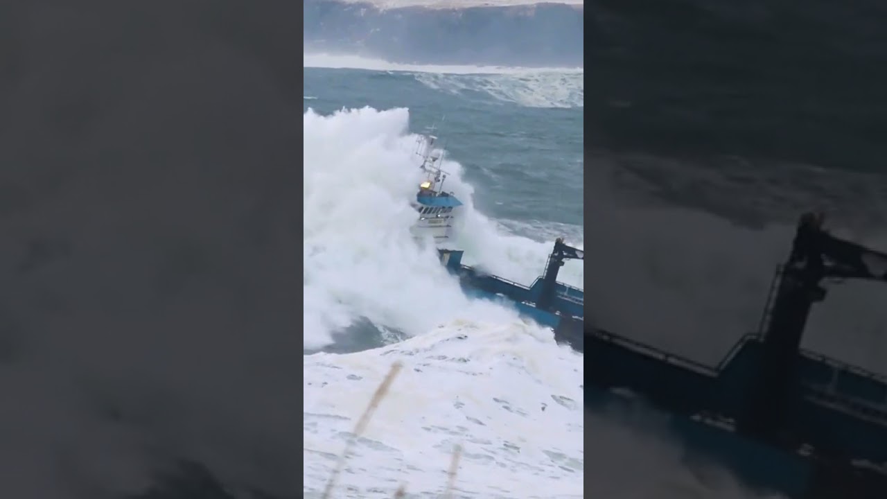 EMBARCAÇÃO DO PESCA MORTAL QUASE VIRA COM A ONDA 🌊🌊