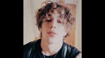 floww x Vinnie Hacker