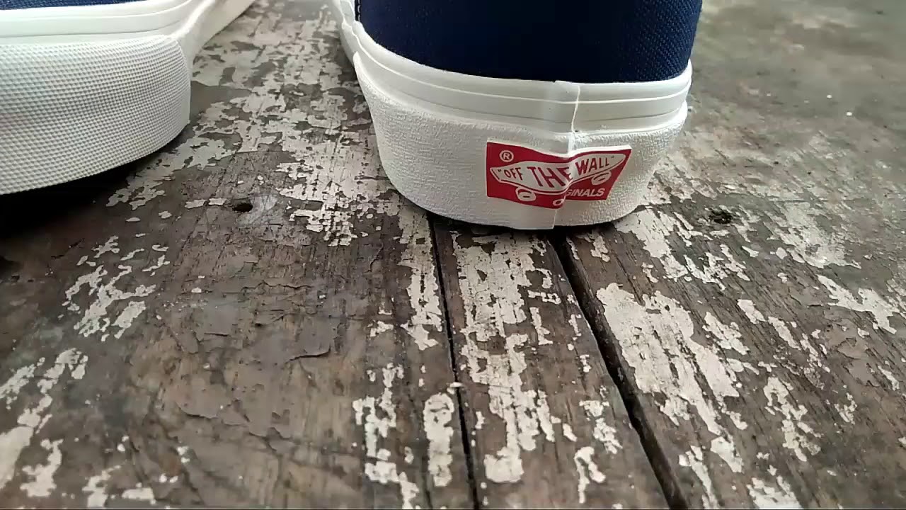 vans slip on peacoat