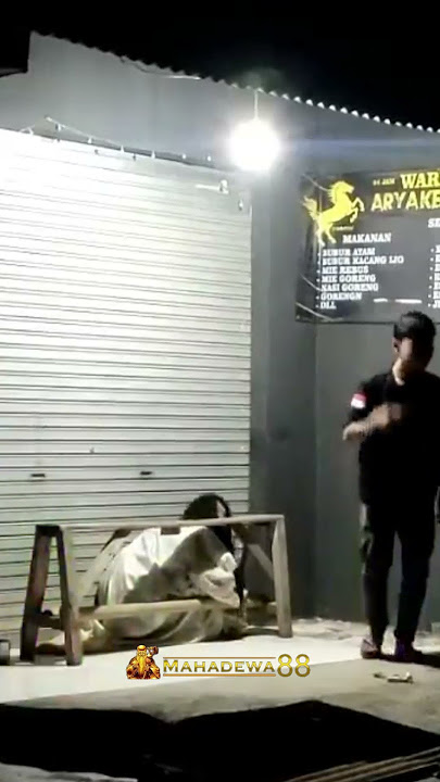 Bubarin yg dugem | Prank Kuntilanak Terlucu #prank #prankghost #penampakan #pocong #shorts