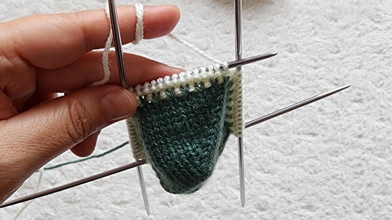 İki renkli çok kolay beşşiş patik modeli ✅️ #patikmodelleri ✅️ @divapatik