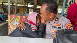 Download Lagu KETEMU DIPASAR LAMONGAN .DUA IBU MENANGIS CURHAT KE PAK PURNOMO,BAHAGIA BISA DIBANTU MODAL USAHA  MP3