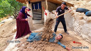 Muhammad's terrible revenge on his second wife! 😱 He threw mud at him and first wife was shocked!